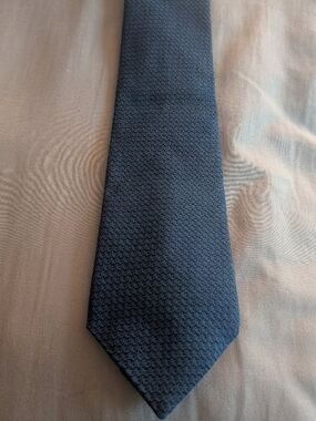 Lanvin Paris Navy Blue 100% Silk Textured Woven Pique Tie